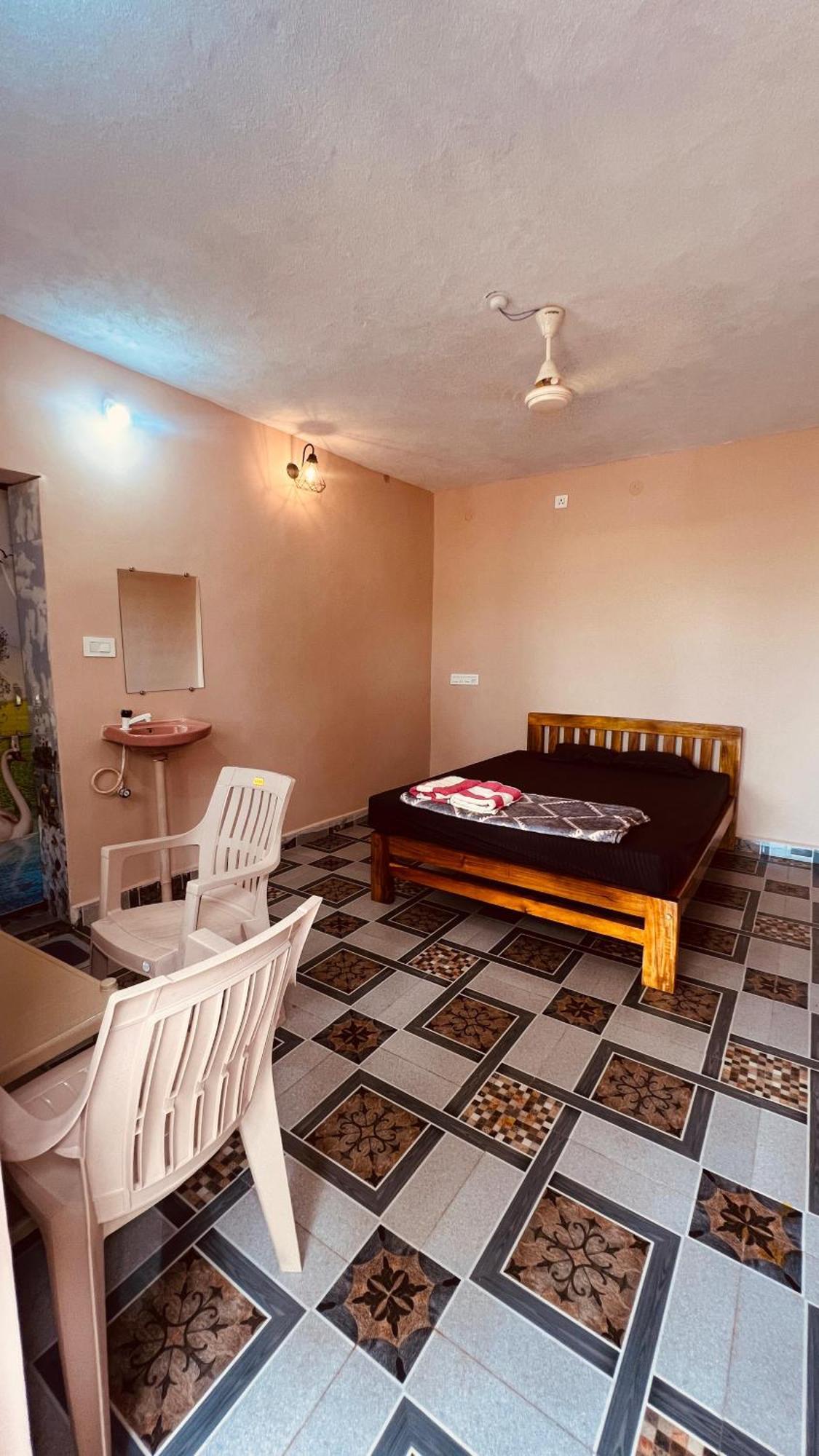 Nakshatra Beach Stay Гокарна Номер фото
